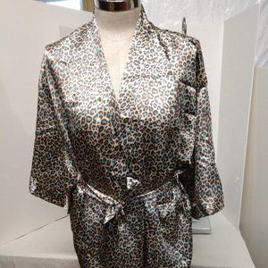 BeautiControl Women's Robe Beige Blue Leopard Print Long Sleeve Tie Waist